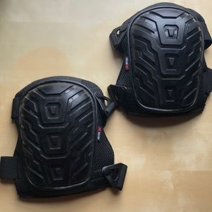 Adjustable knee pads - never used
